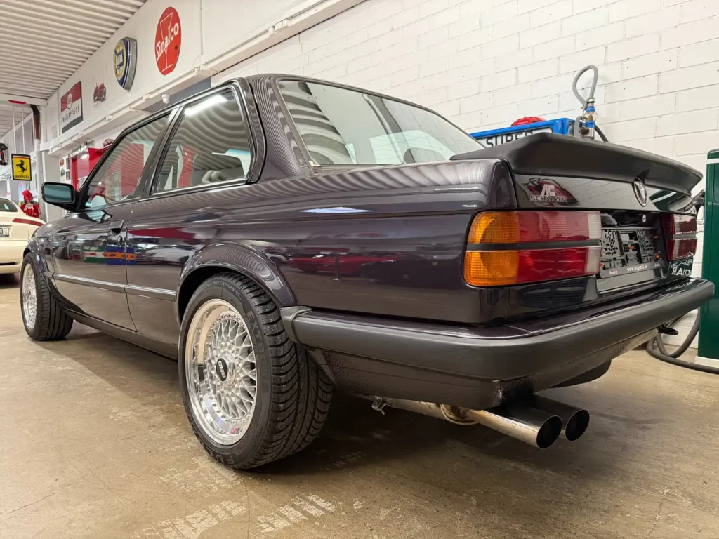 BMW 325i E30 in klassischer Optik mit AC Schnitzer Modifikationen