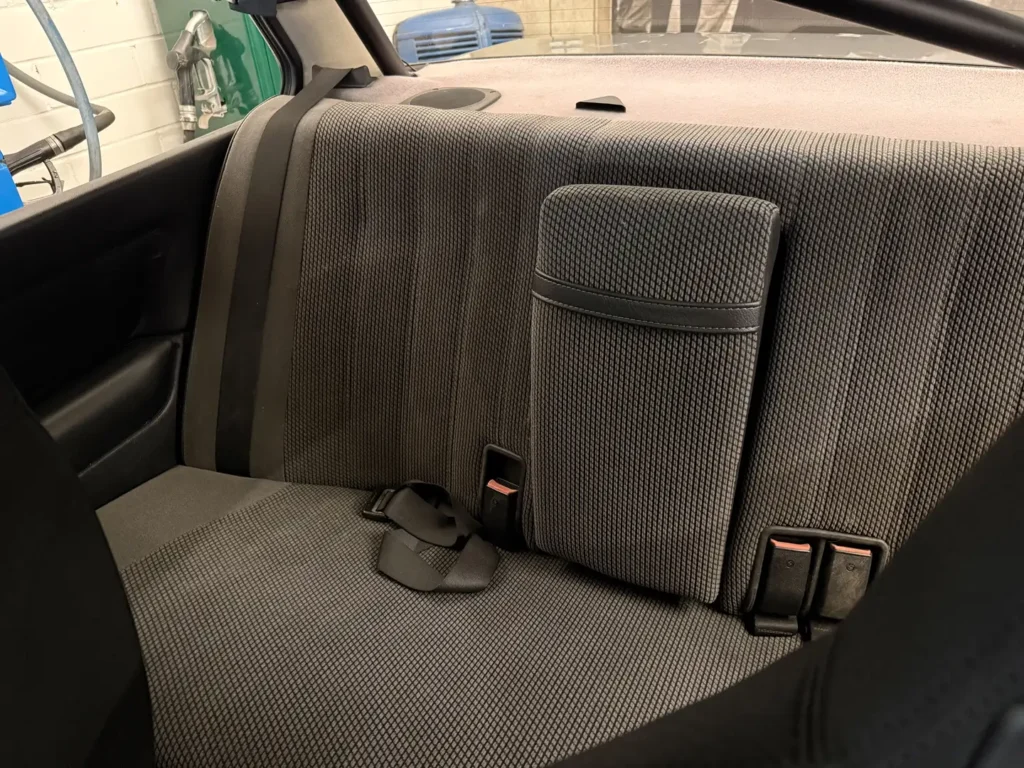 BMW 316 E34 3.5 V8 Sicht im Innenraum und Ruecksitzbank