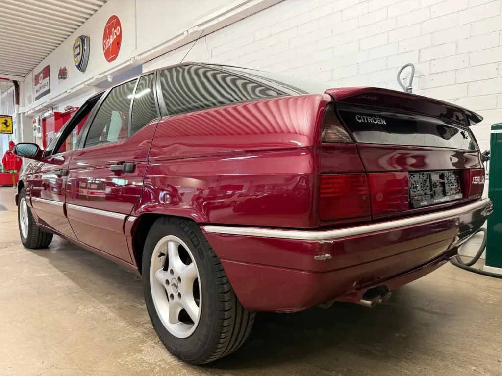 Citroën XM V6 Exclusive Kotfluegel hinten links