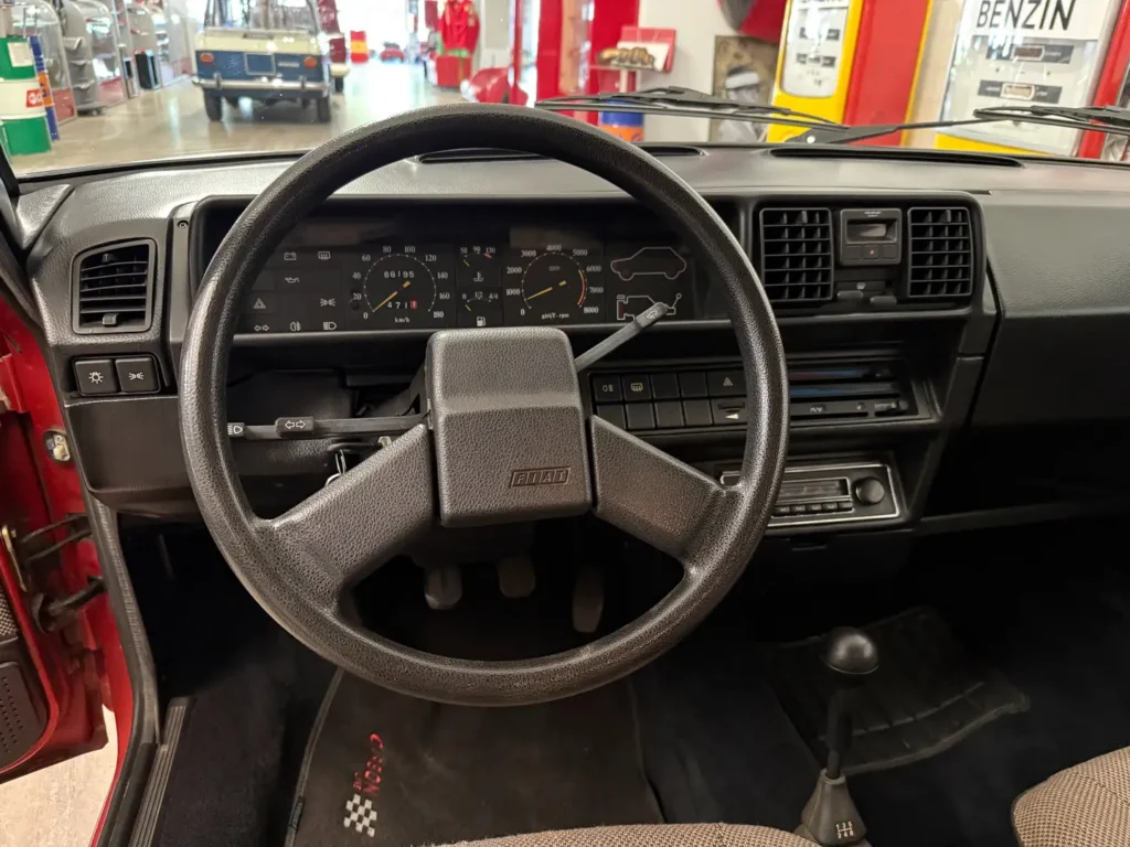 Fiat Ritmo 85 Cabrio Lenkarad und Armaturen