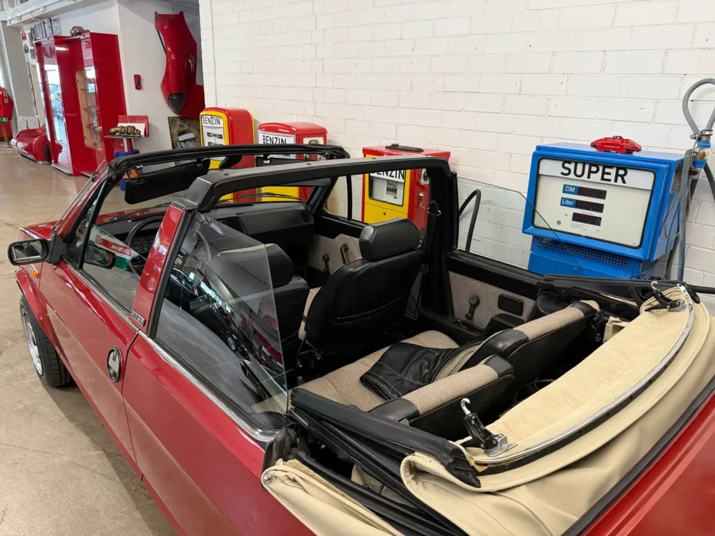Fiat Ritmo 85 Cabrio Aussenansicht Verdeck offen