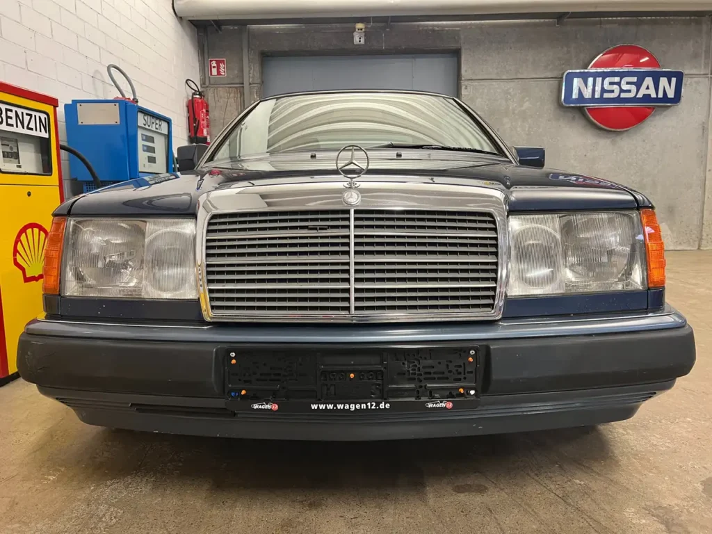Mercedes Benz 300 CE-24 Cabrio Frontgrill Frontaufnahme