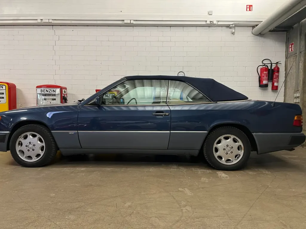 Mercedes Benz 300 CE-24 Cabrio Seitenansicht Verdeck geschlossen