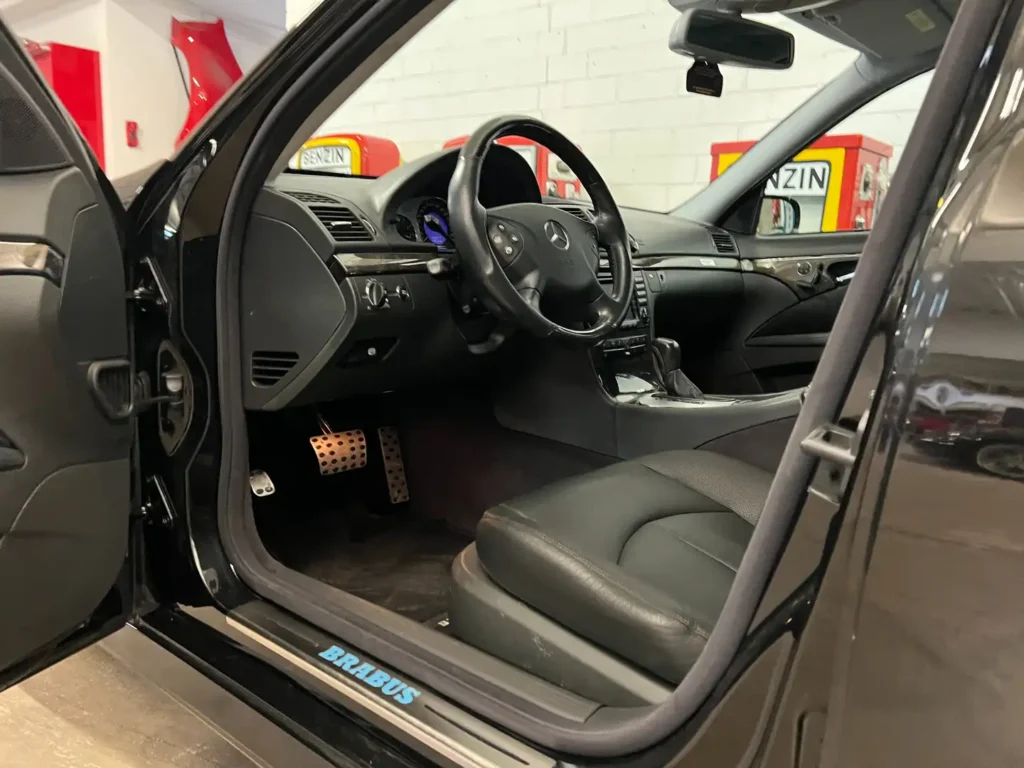 Mercedes-Benz E 500 Brabus Fahrerseite Schweller