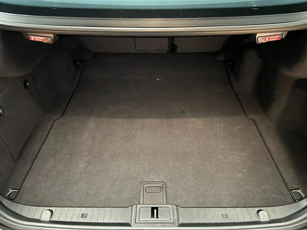 Mercedes-Benz E 500 Brabus Kofferraum Teppich
