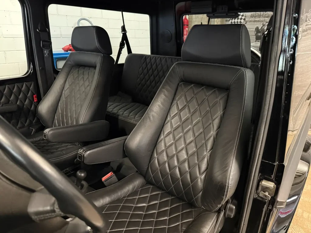 Mercedes Benz G 280 GE Fahrersitz und Kopfstuetzen