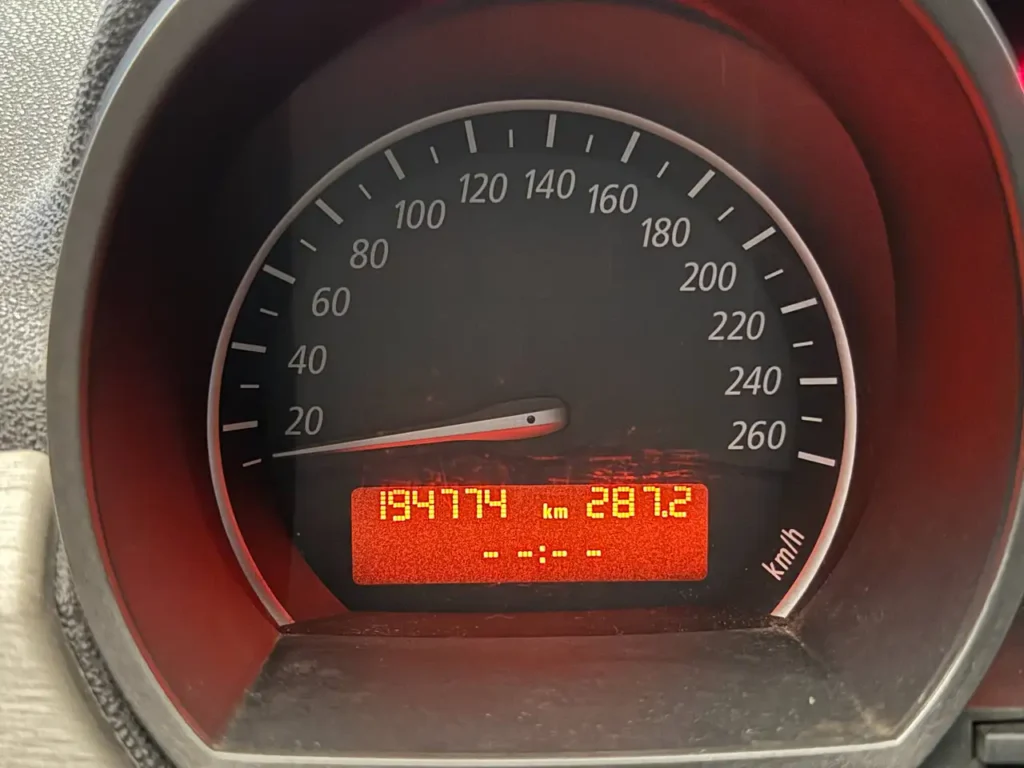 BMW Z4 2.2 Italien Import Armaturenbrett Tachometer mit Kilometernazeige.
