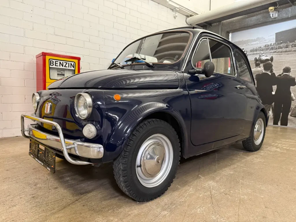 Fiat 500 L 1971 Foto vom vorderen Kotfluegel Fahrerseite.
