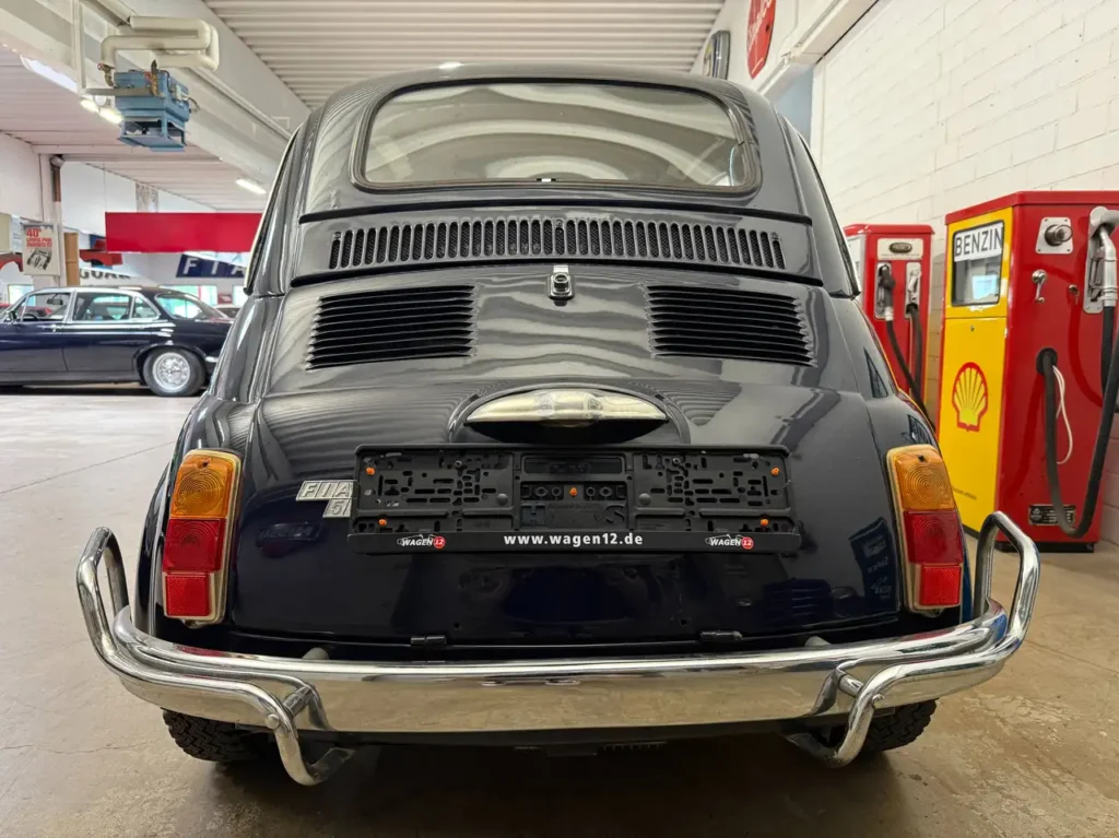 Fiat 500 L 1971 Foto von der hinteren Stossstange.