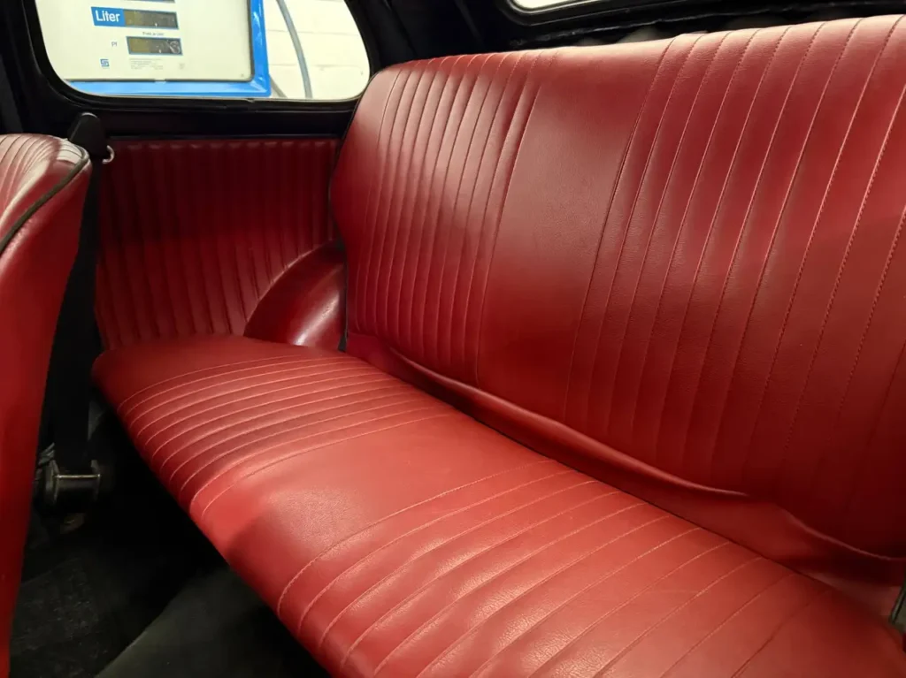 Fiat 500 L 1971 Foto von der Ruecksitzbank.