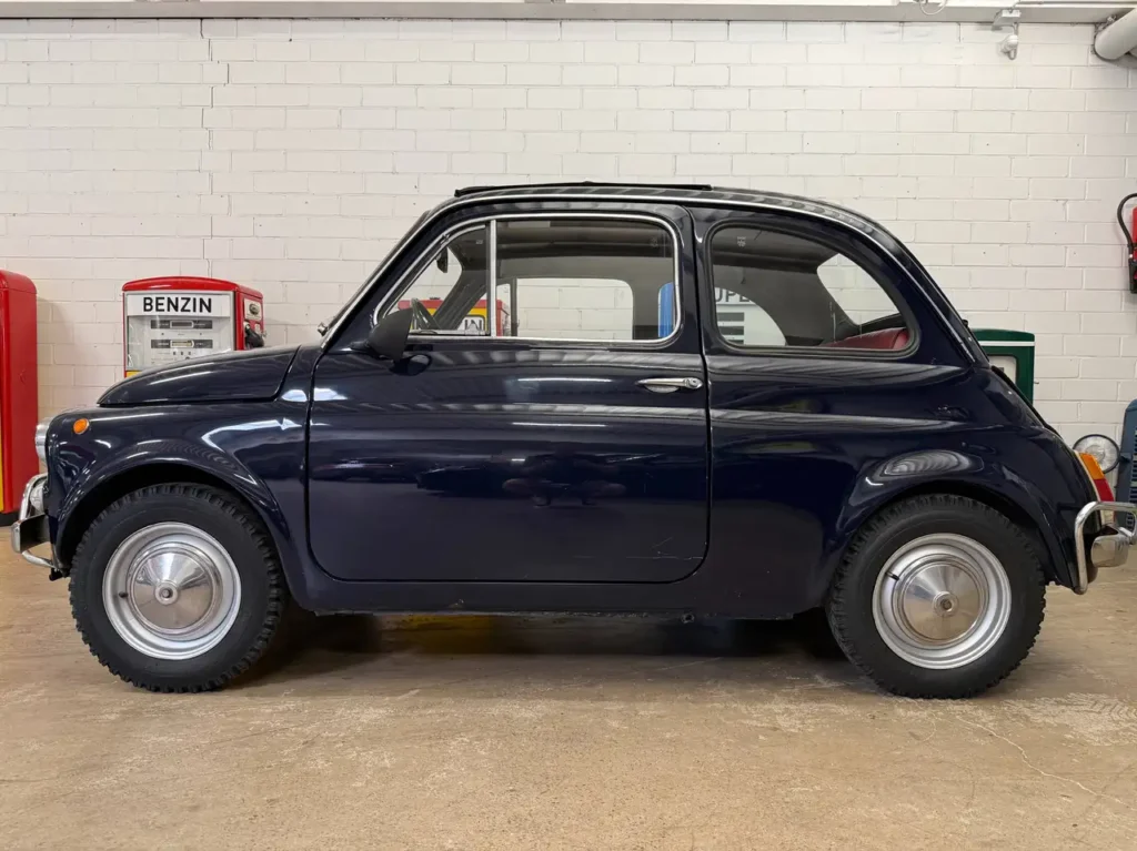 Fiat 500 L 1971 Seitenansicht.