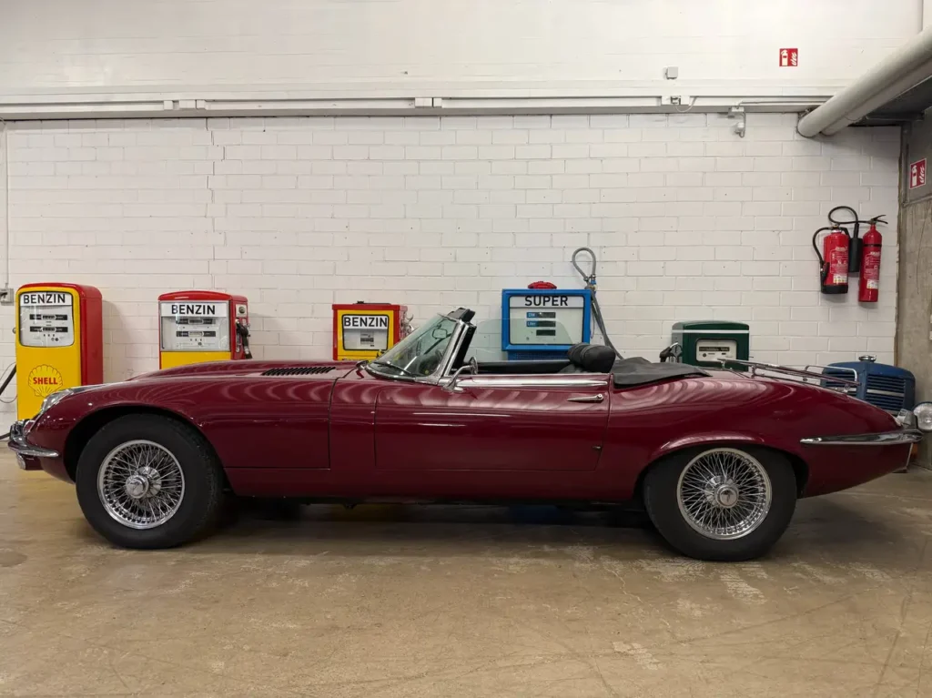 Jaguar E Type V12