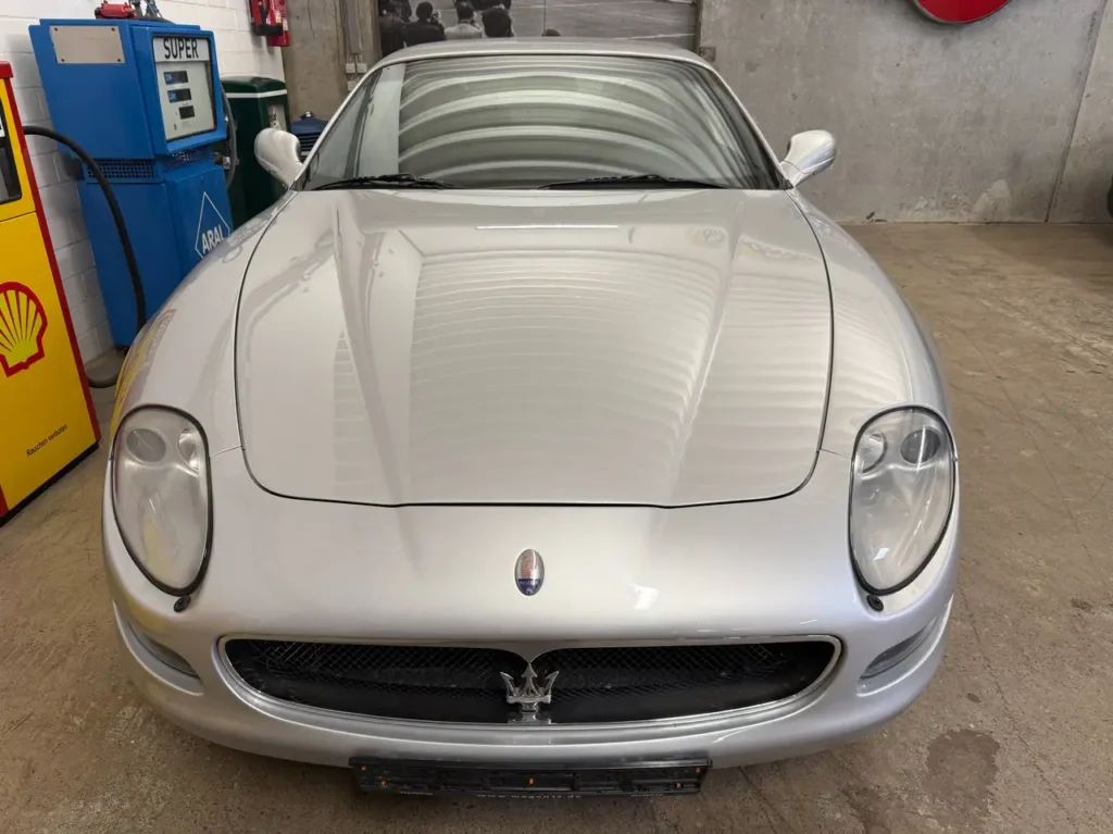 Maserati 4200 Coupe 2006 in silber Foto vom Kuelergrill.