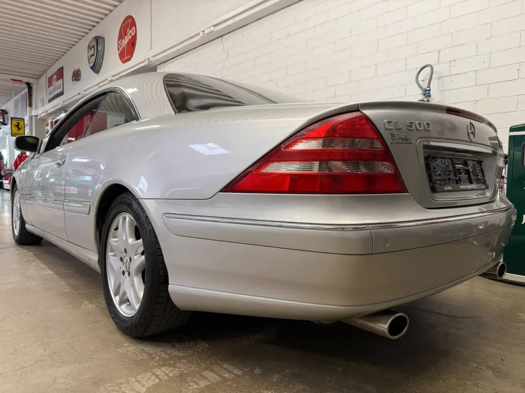 Mercedes-Benz CL 500 Foto vom Kotfluegel hinten links Fahrerseite.