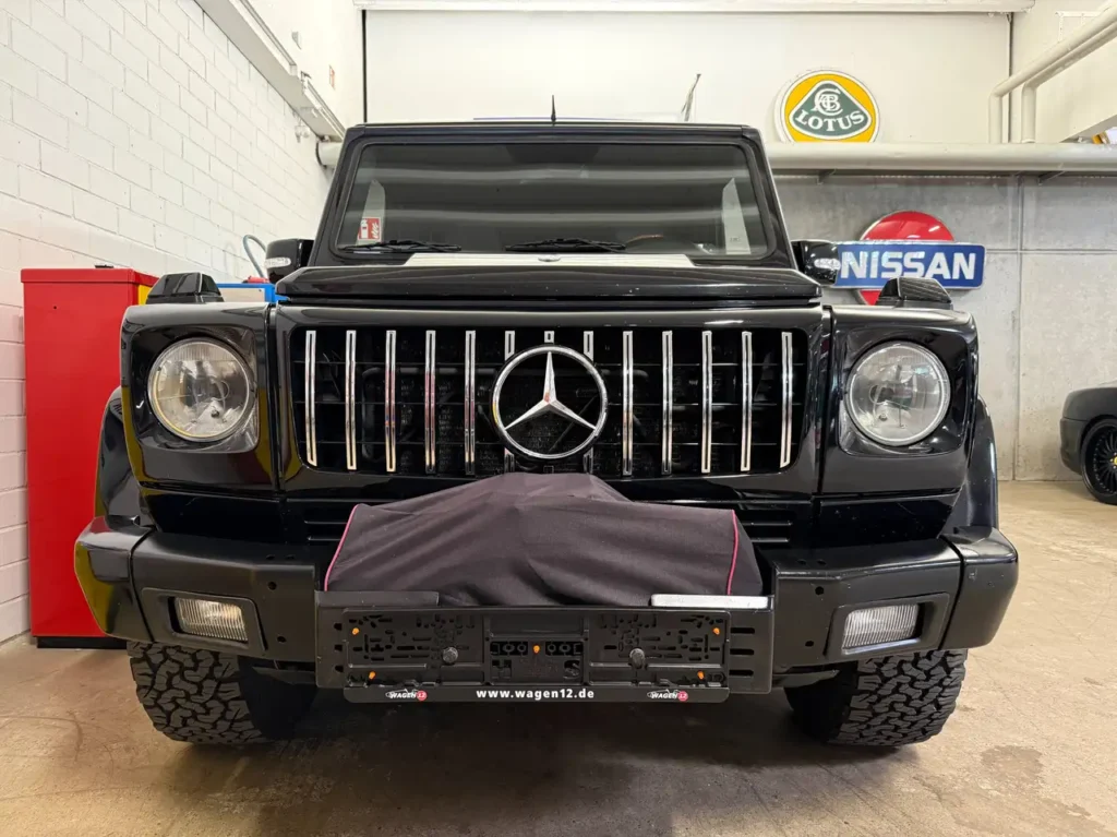 Mercedes Benz G55 AMG schwarz Foto vom Frontgrill.