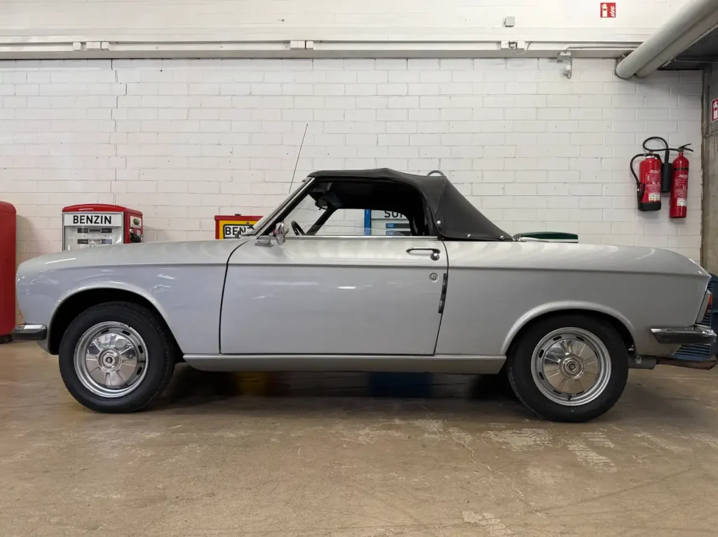 Peugeot 304 Cabrio Seitenansicht.