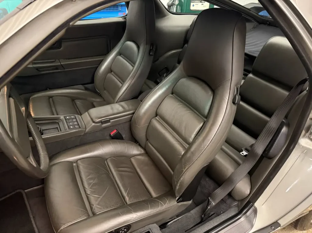 Porsche 928 Automatik S4 1990 Sicht auf Fahrersitz.