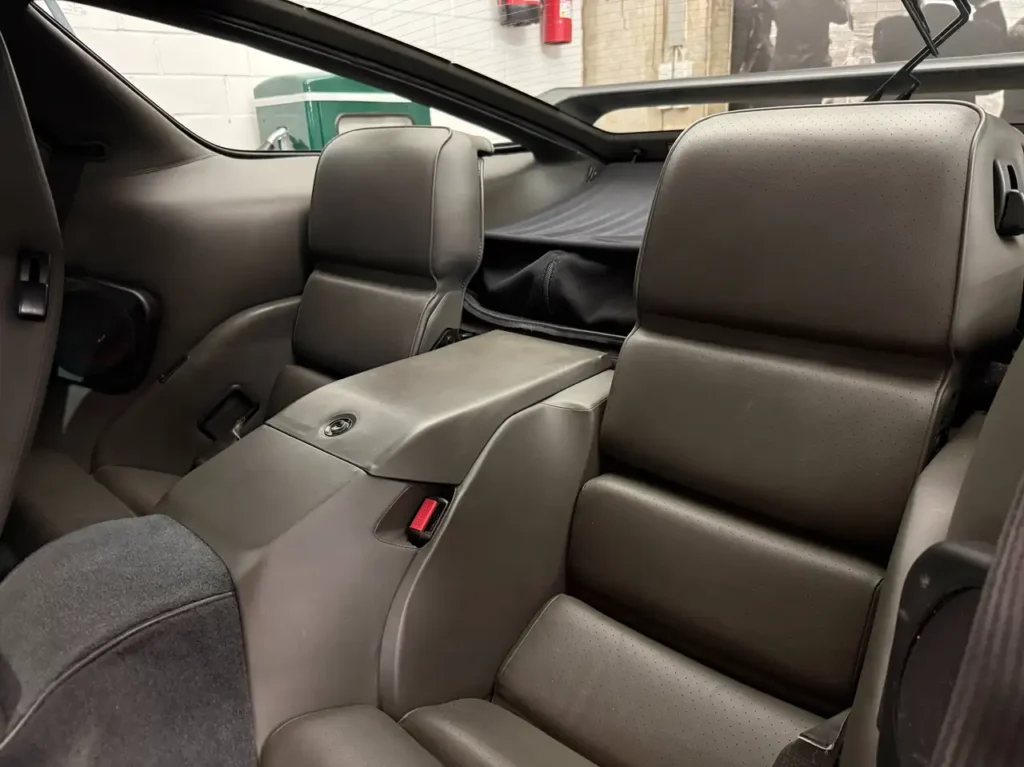 Porsche 928 Automatik S4 1990 Sicht auf Ruecksitze.