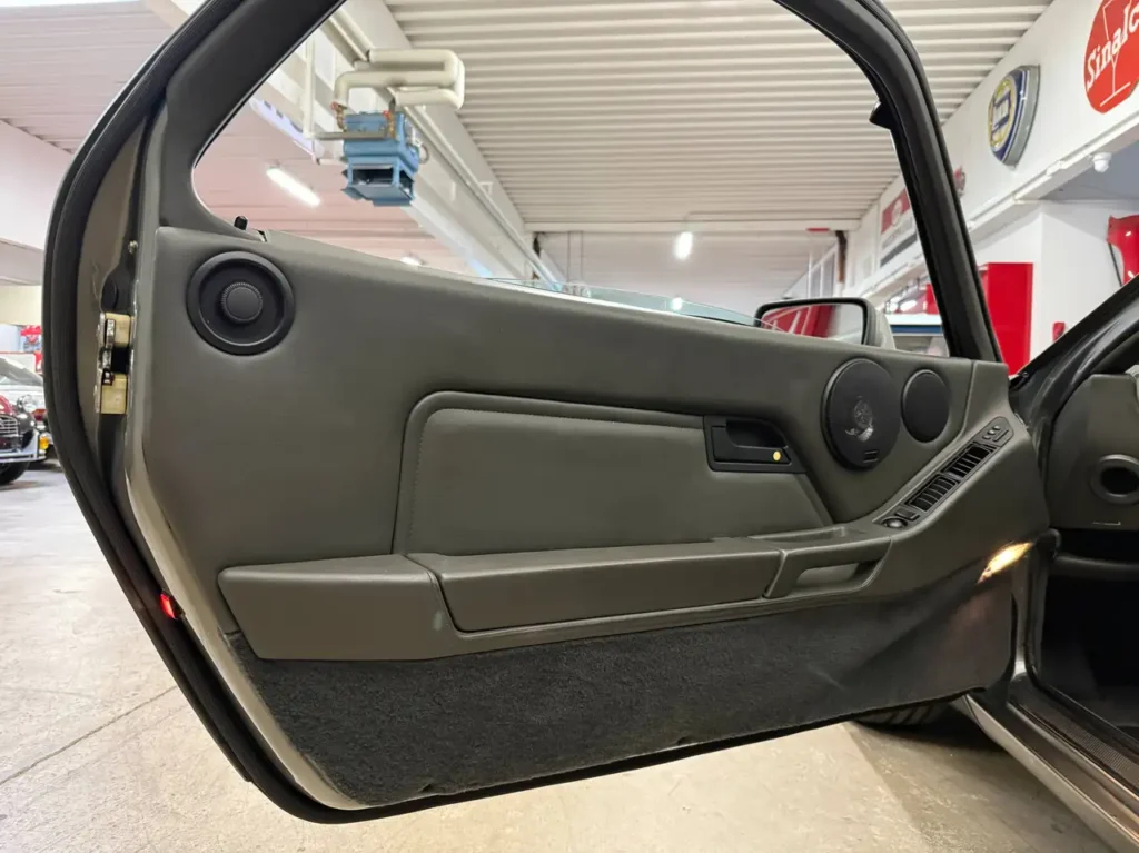 Porsche 928 Automatik S4 1990 Sicht auf Fahrertuere Seitenverkleidung.