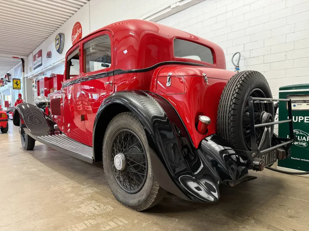 Rolls-Royce Phantom II 1933 Foto vom Heck Auspuff und Speichenrad.