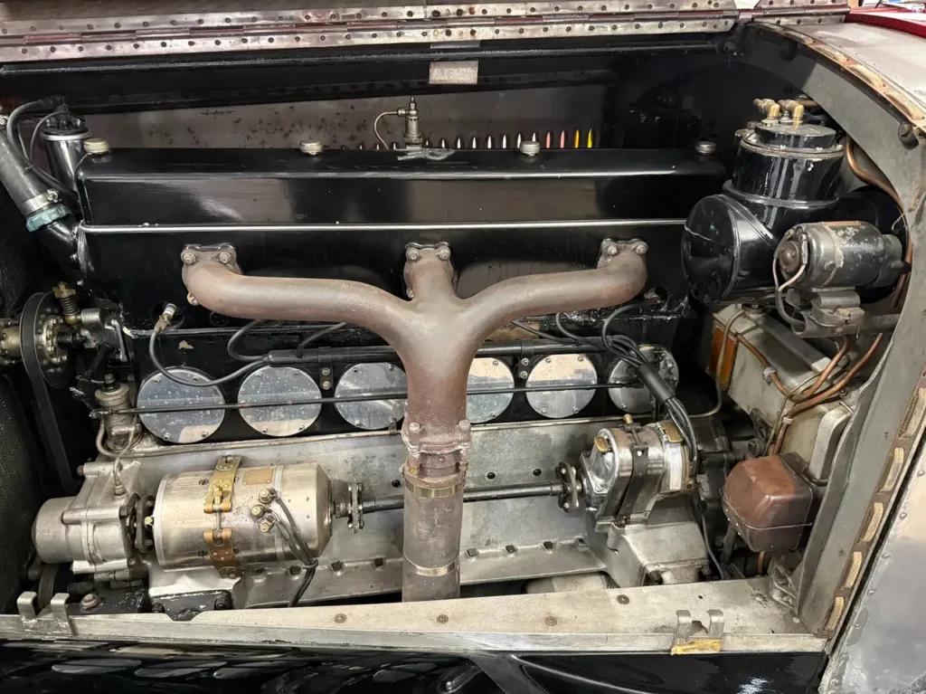 Rolls-Royce Phantom II 1933 Foto von Auspuffkrümmer und Motor.