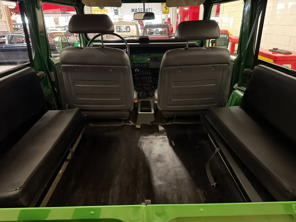 Toyota Landcruiser BJ42 1981 Sicht auf Innenraum.
